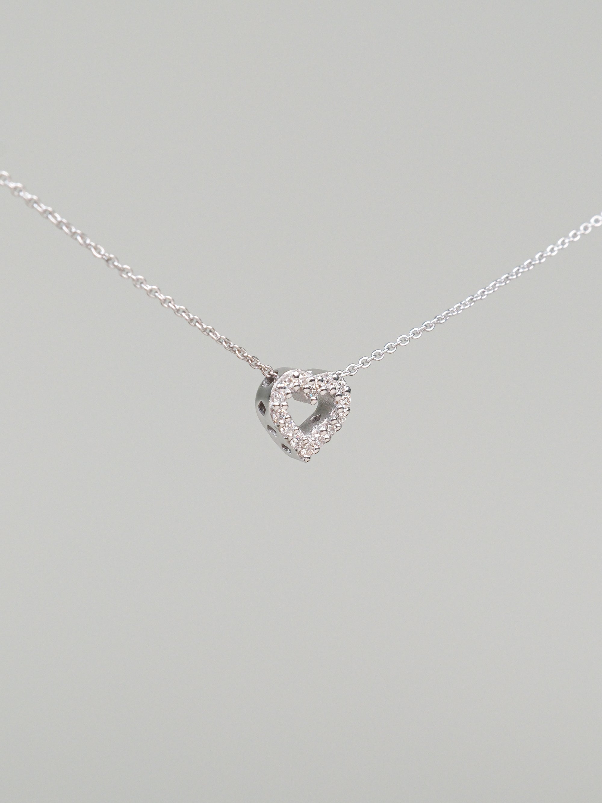 Collana in oro 18kt e diamanti con Cuore