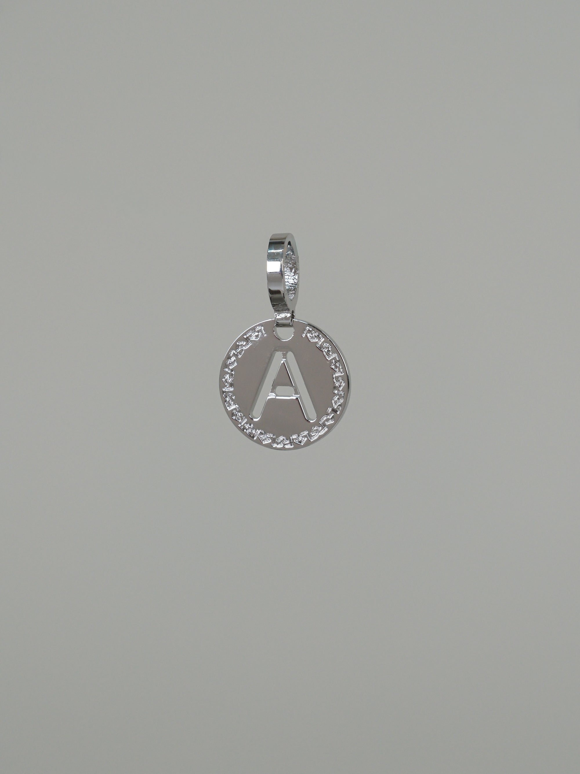 Collana con iniziale piccola