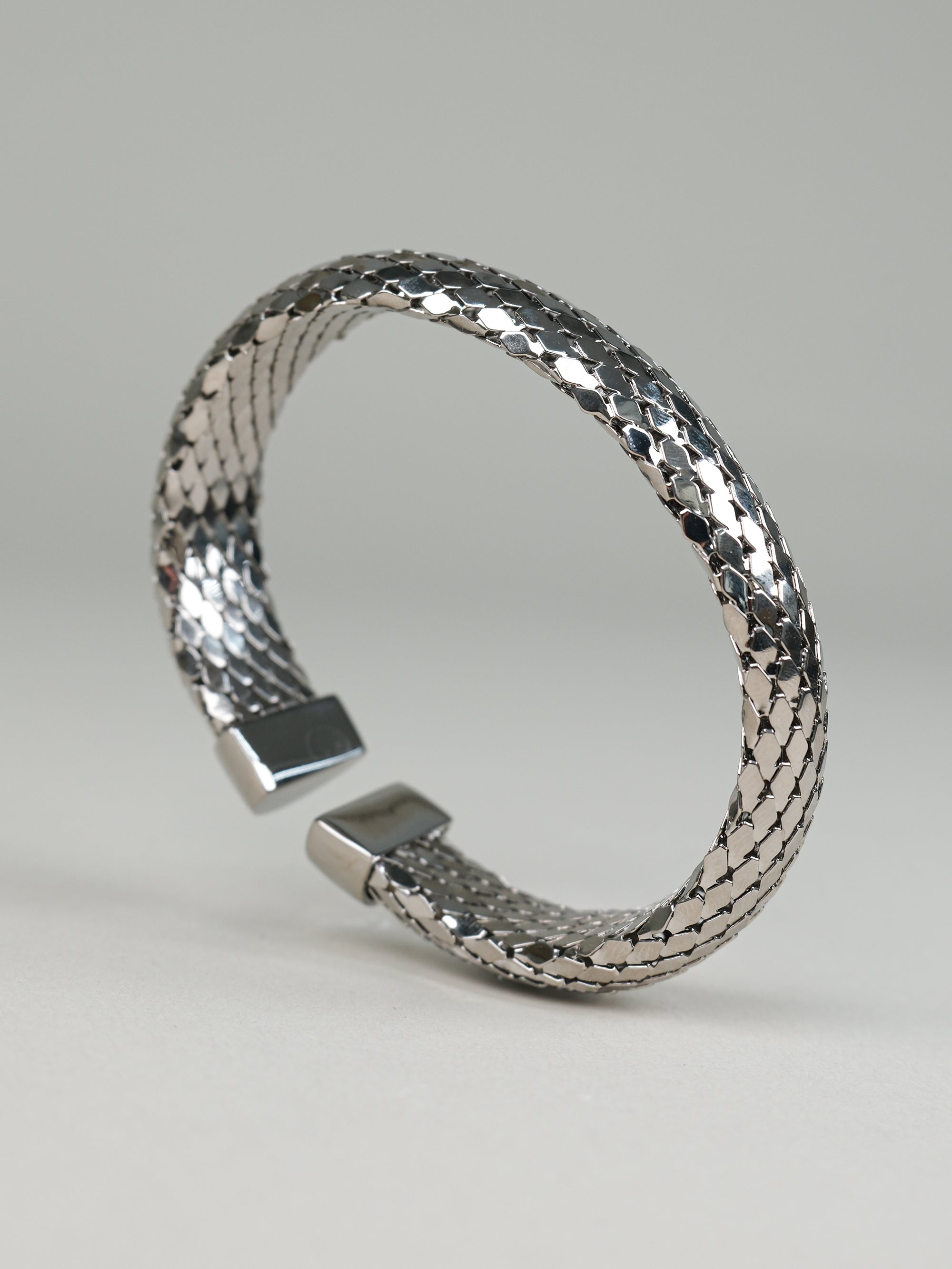Bracciale rigido piccolo texture squama