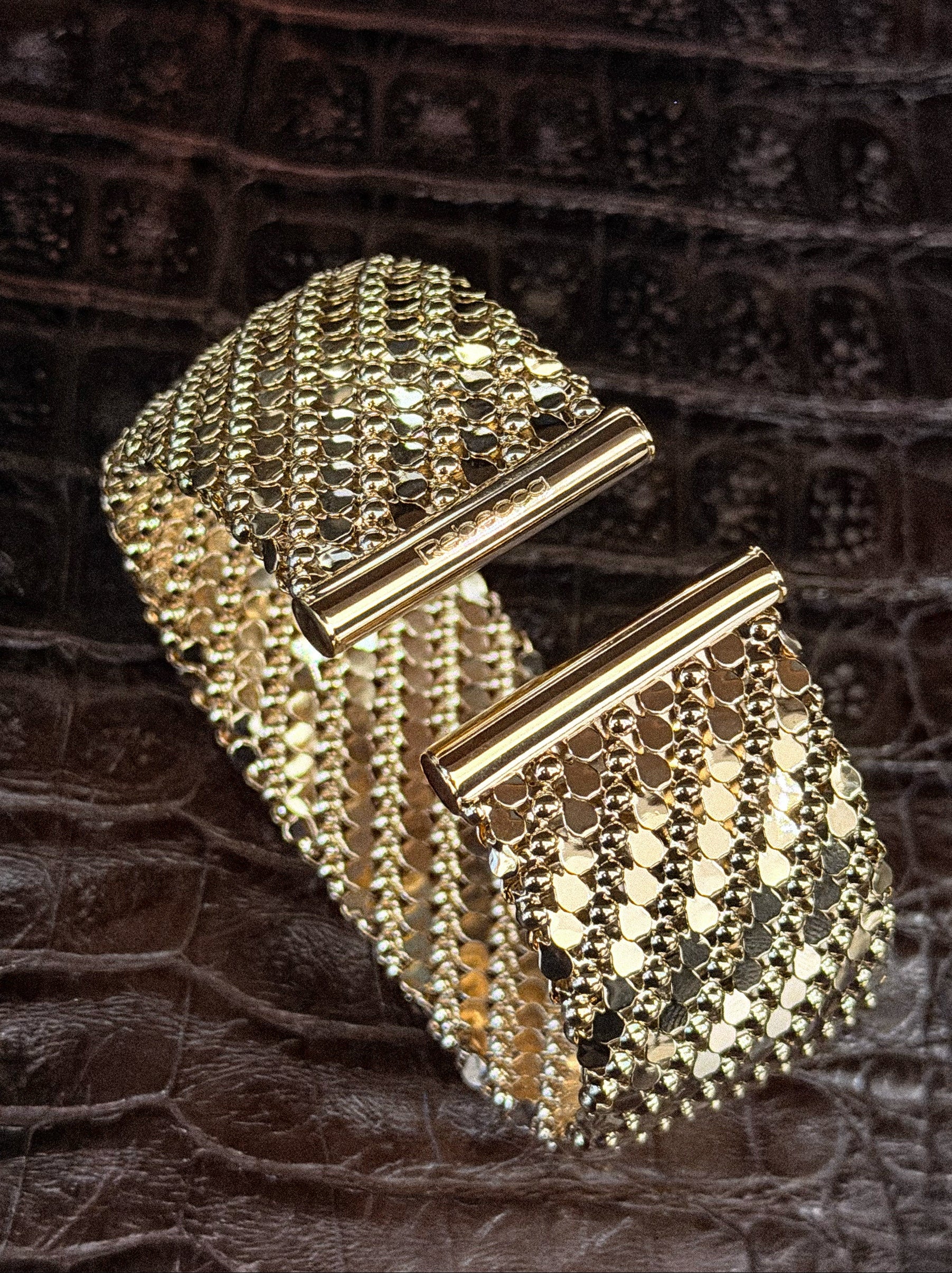 Bracciale rigido grande texture squame