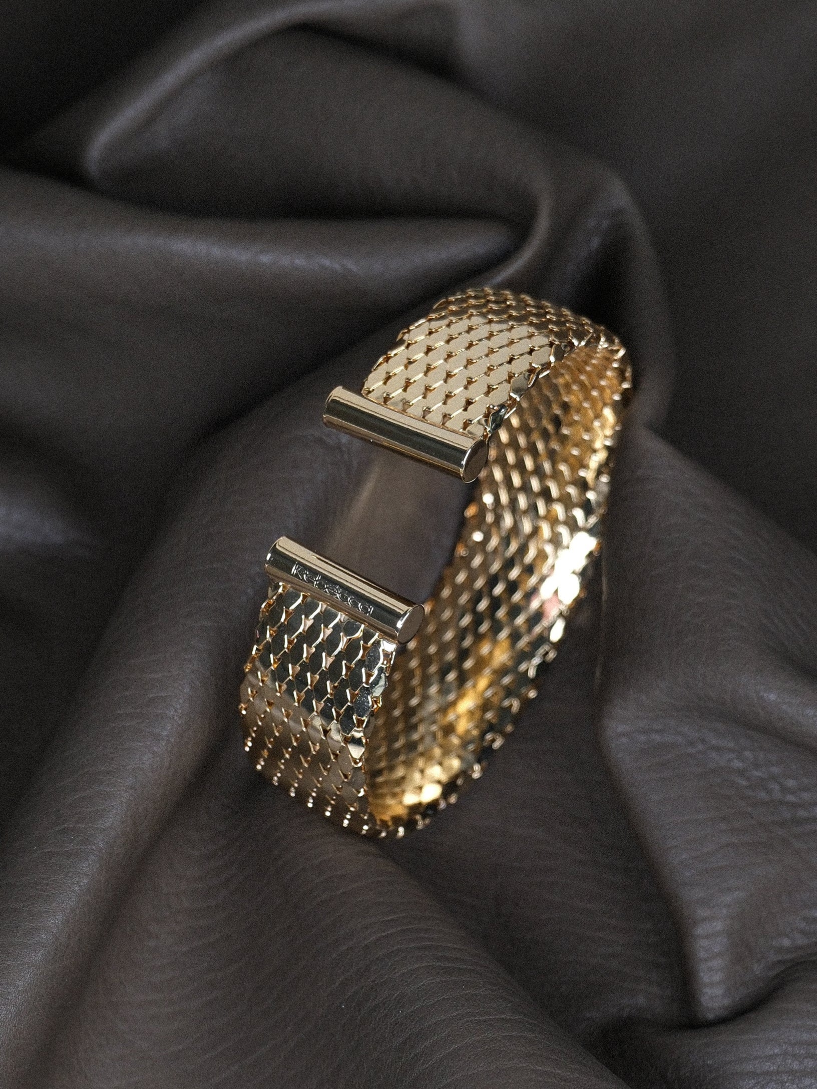 Bracciale rigido medio texture squama