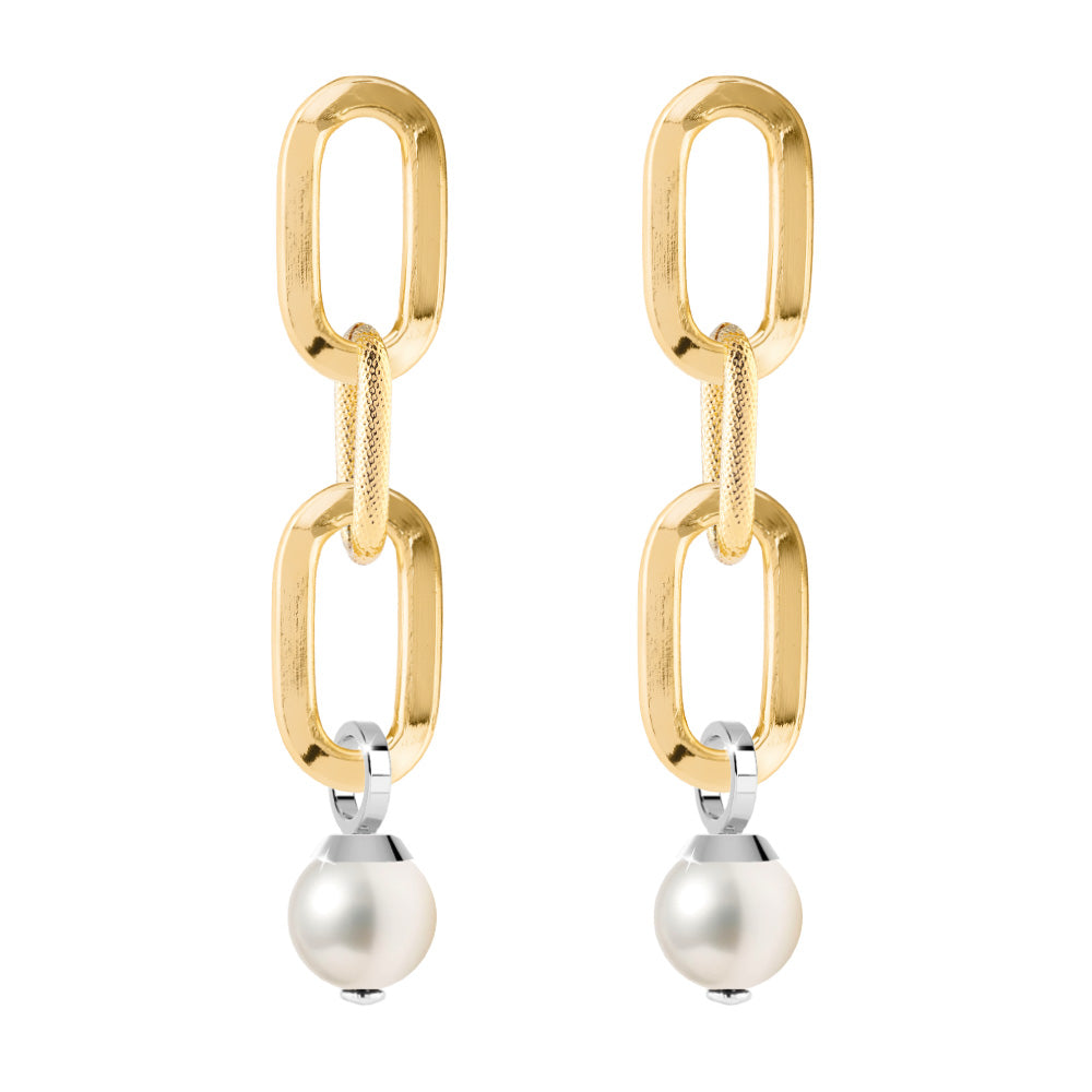 Orecchini pendenti e perle