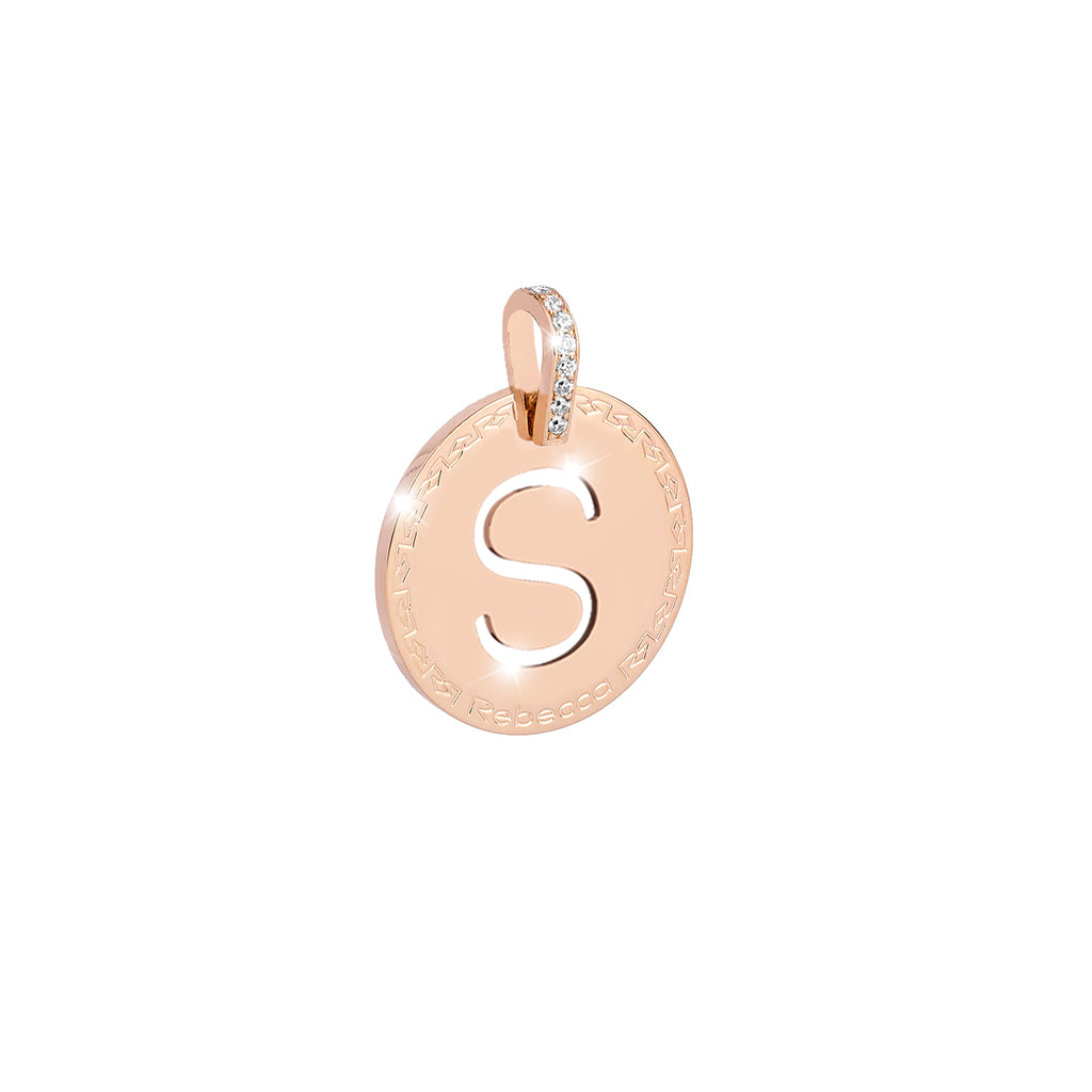 Collana lunga con iniziale grande