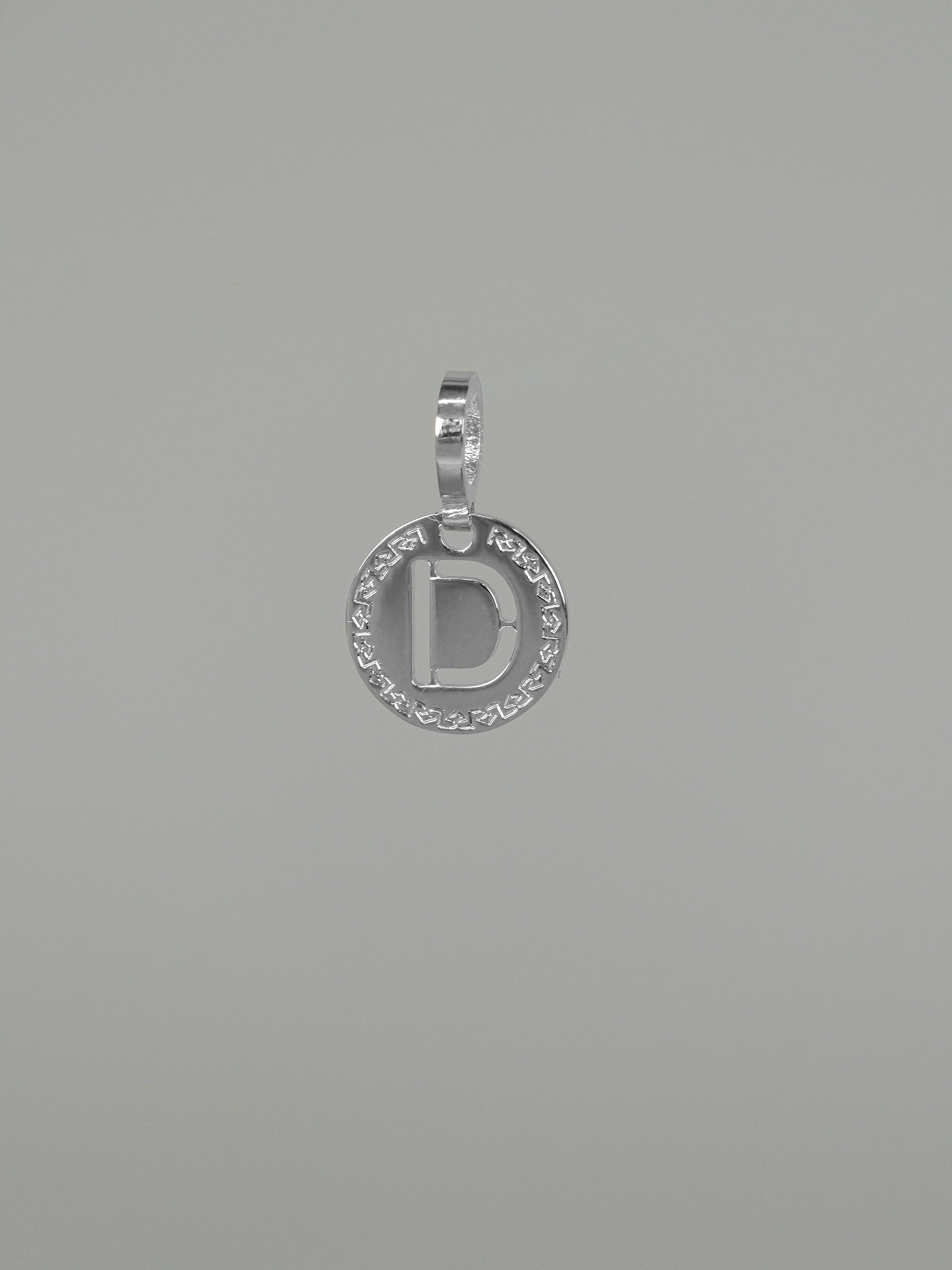 Collana con iniziale piccola