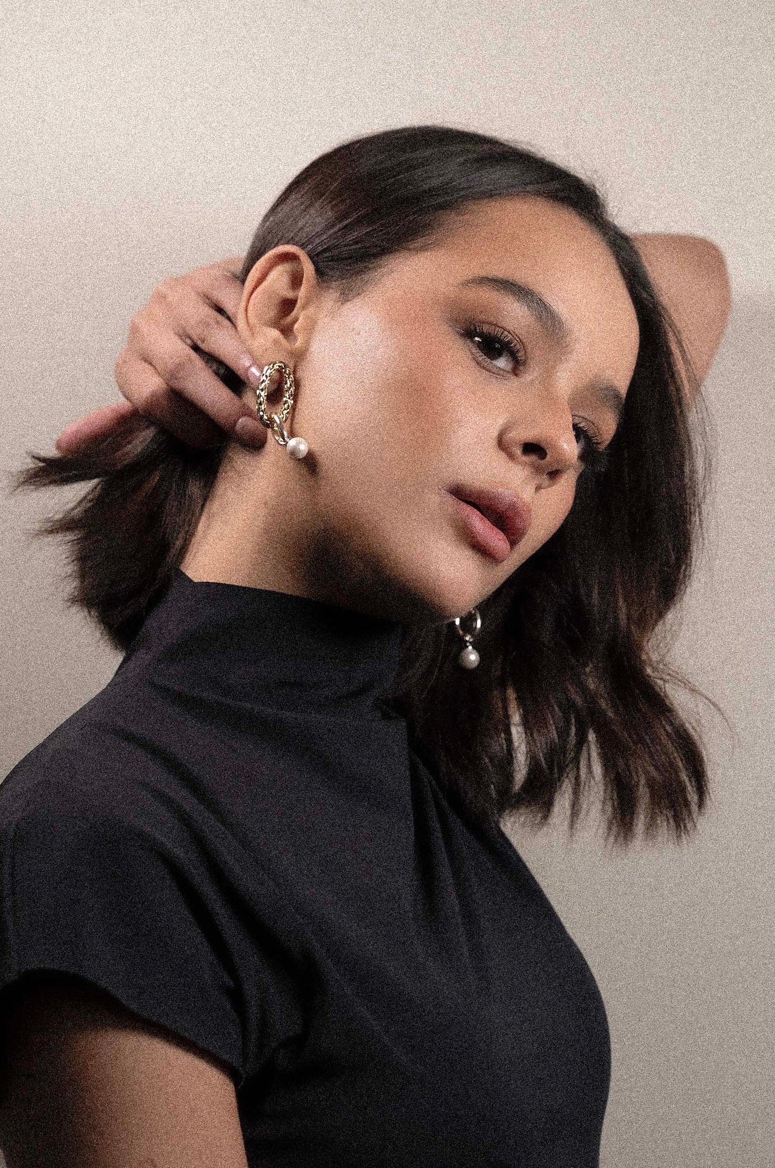 Orecchini pendenti maglia mix e perle