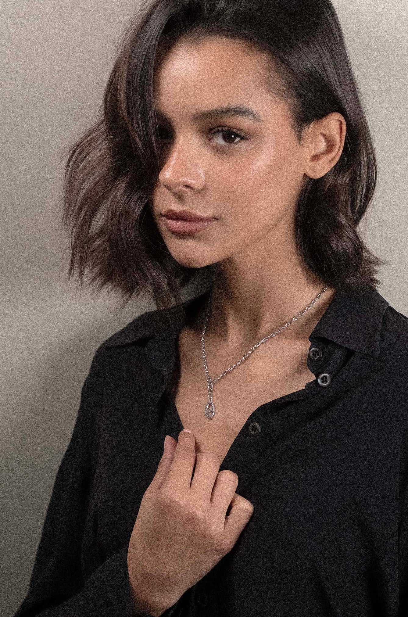 Collana con maglia marina pendente e polvere di diamanti