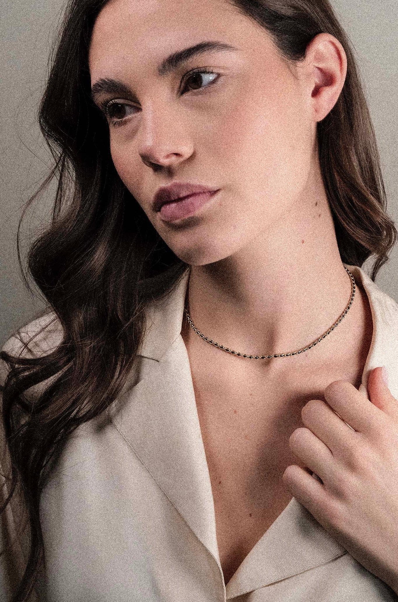 Collana con zirconi neri