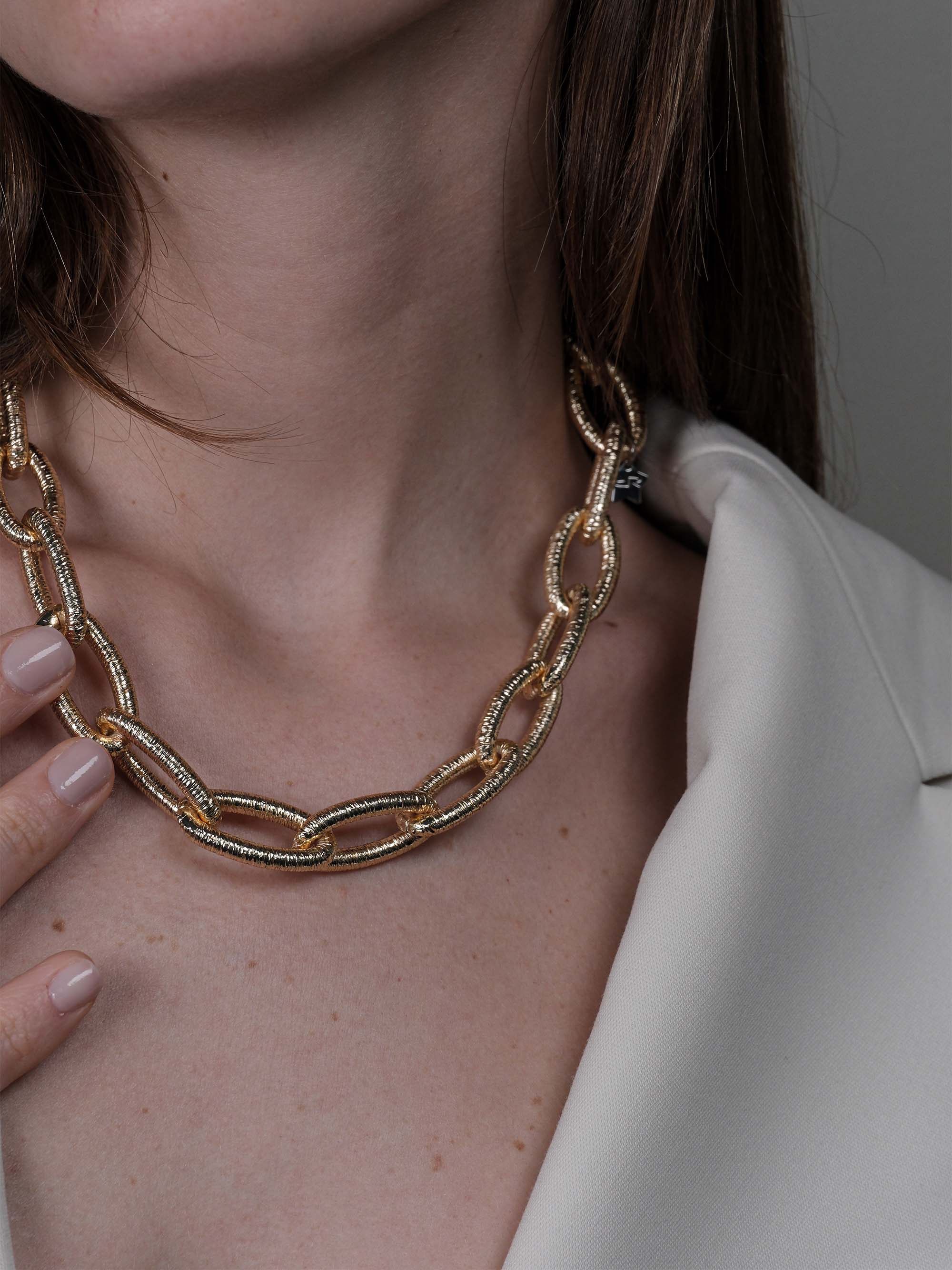 Collana con maglia etnica