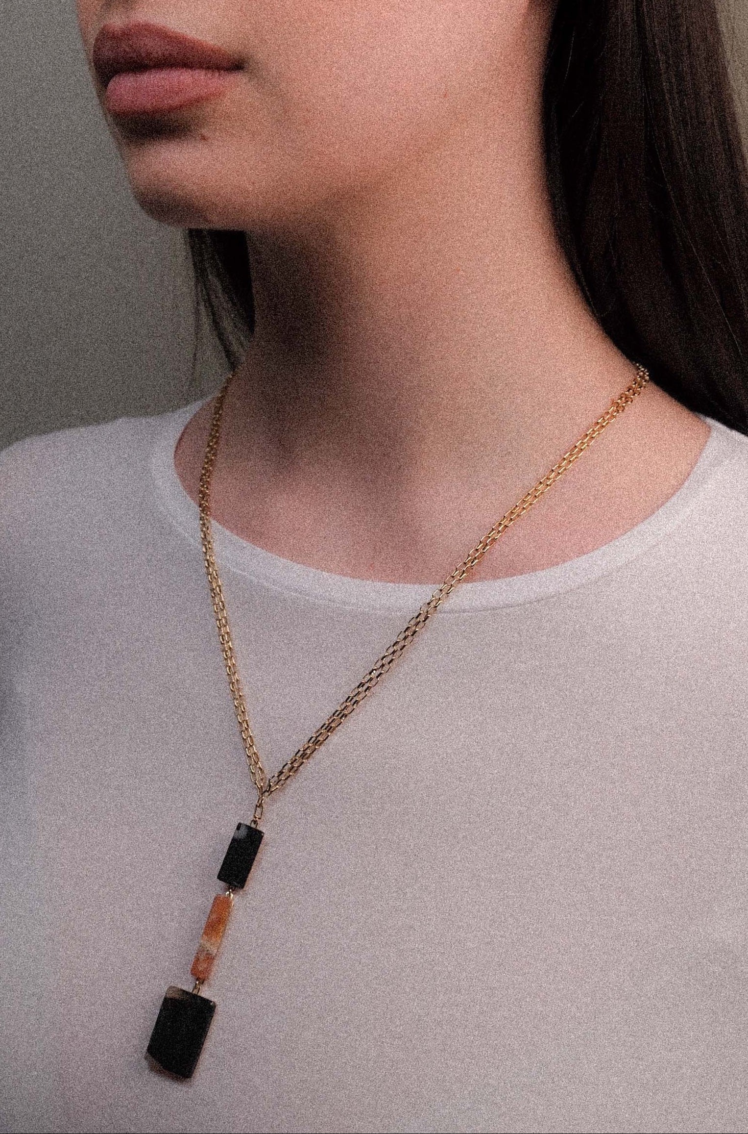 Collana con pietre naturali