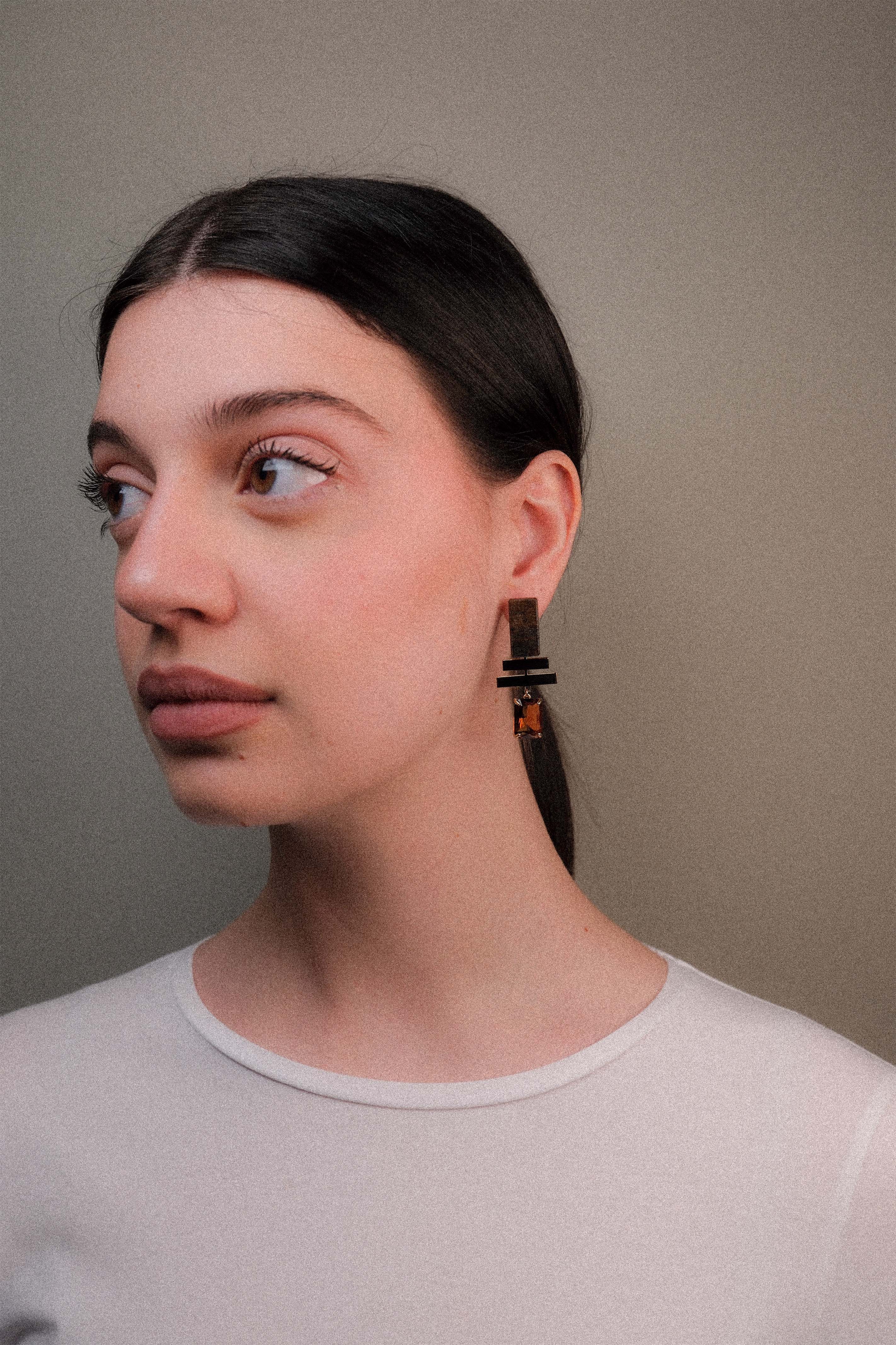 Orecchini pendenti con pietre