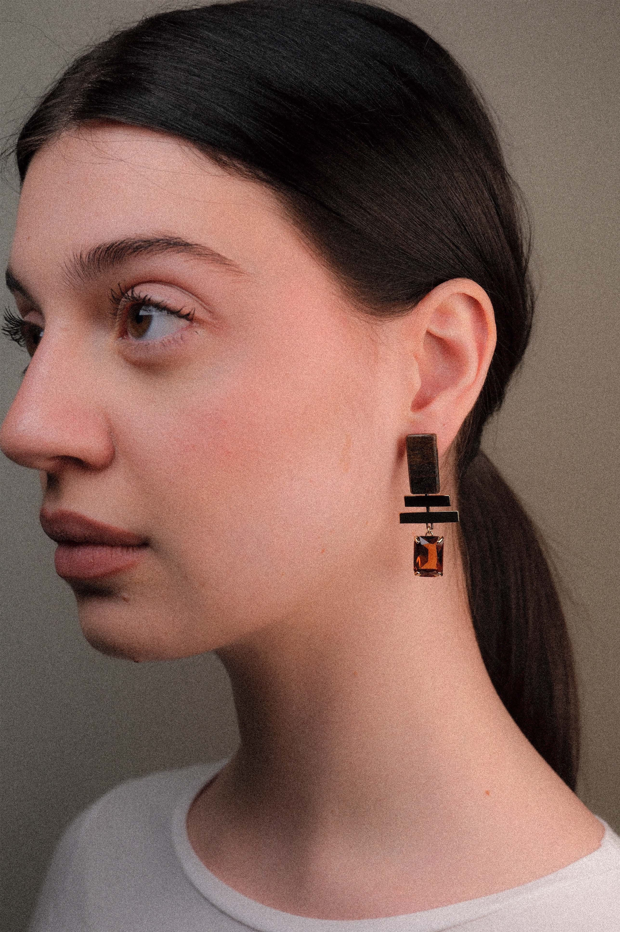 Orecchini pendenti con pietre