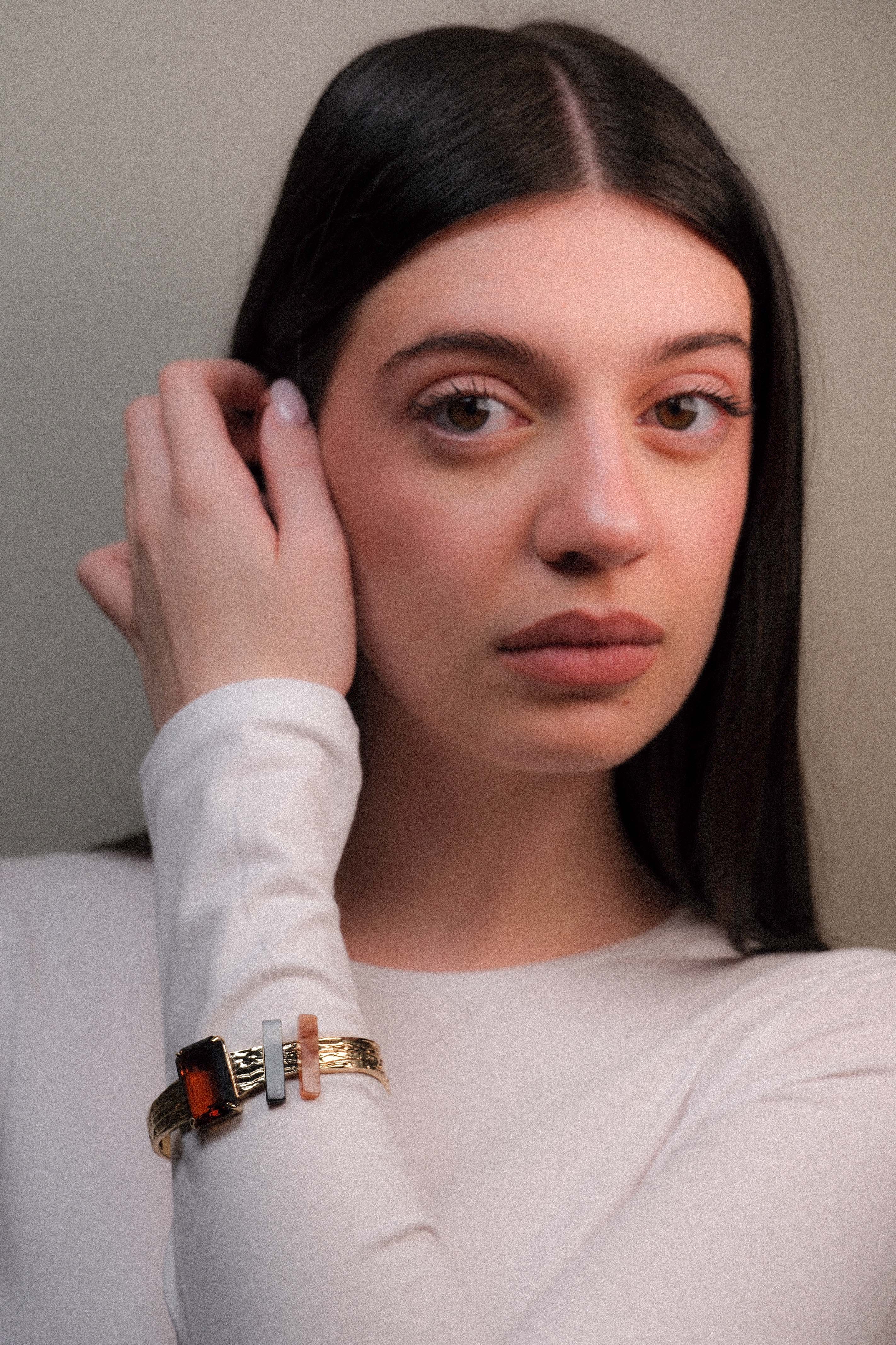 Bracciale rigido con pietre