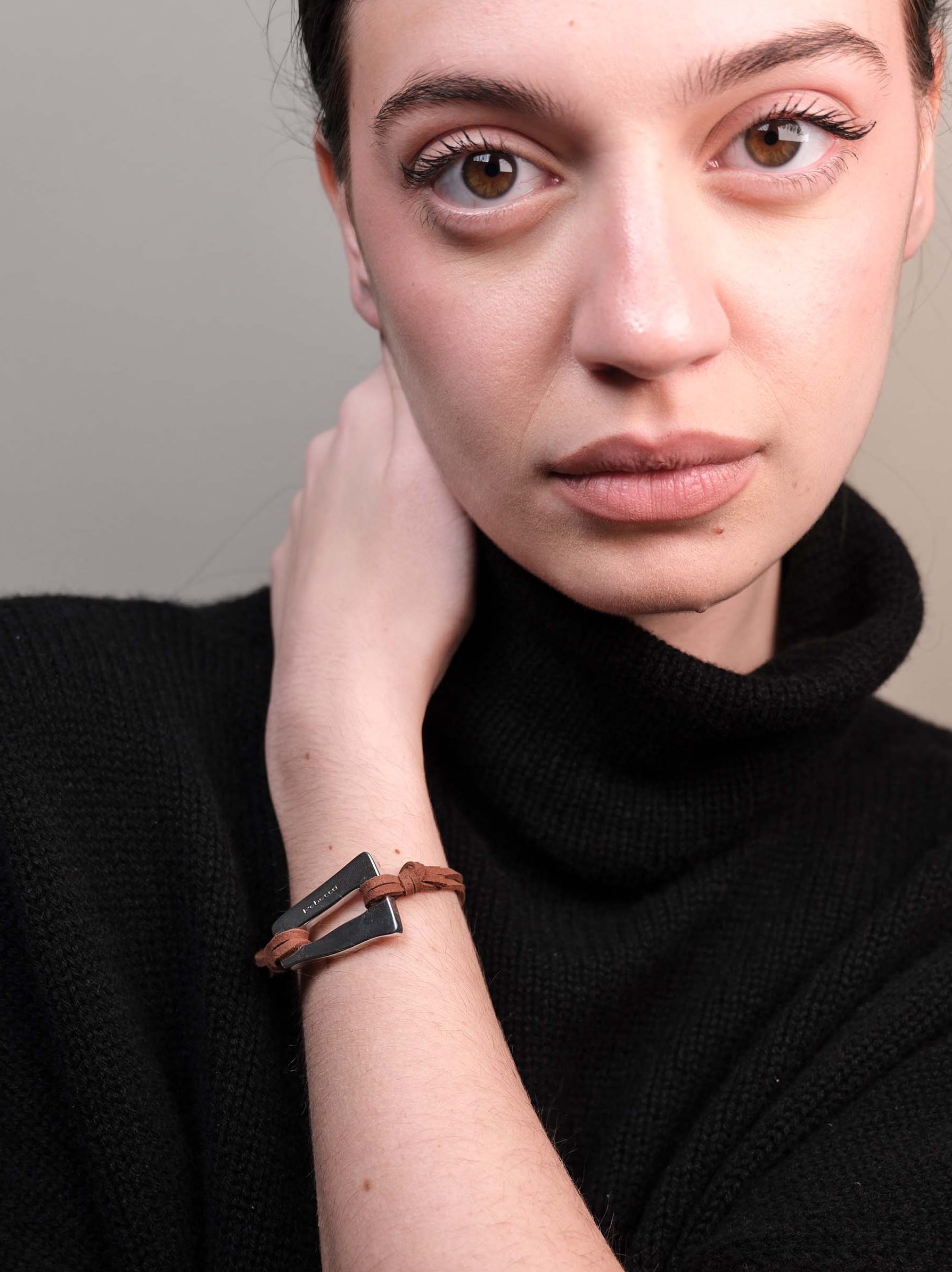 Bracciale con triangolo irregolare