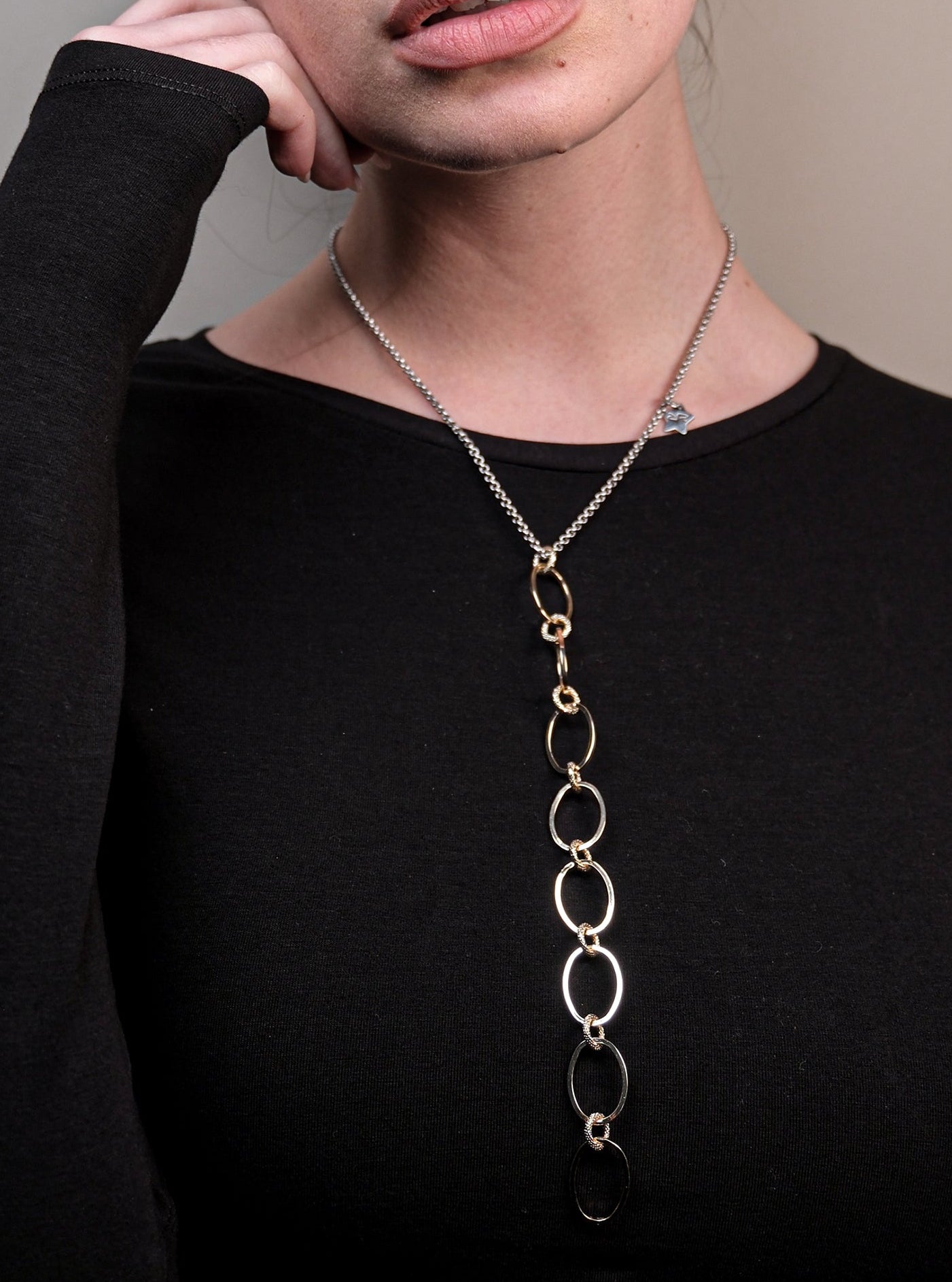 Collana con catena pendente