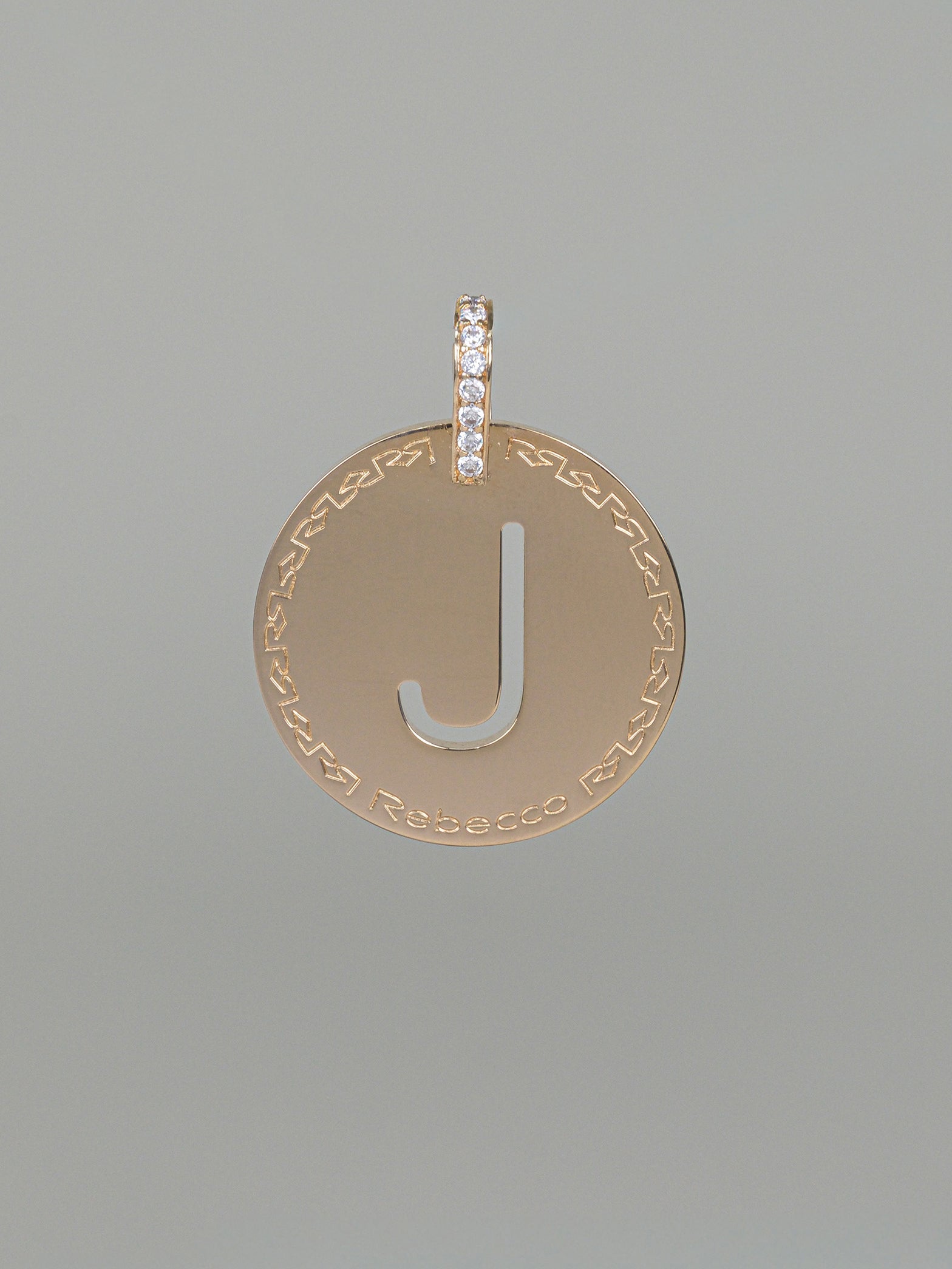 Collana lunga con iniziale grande