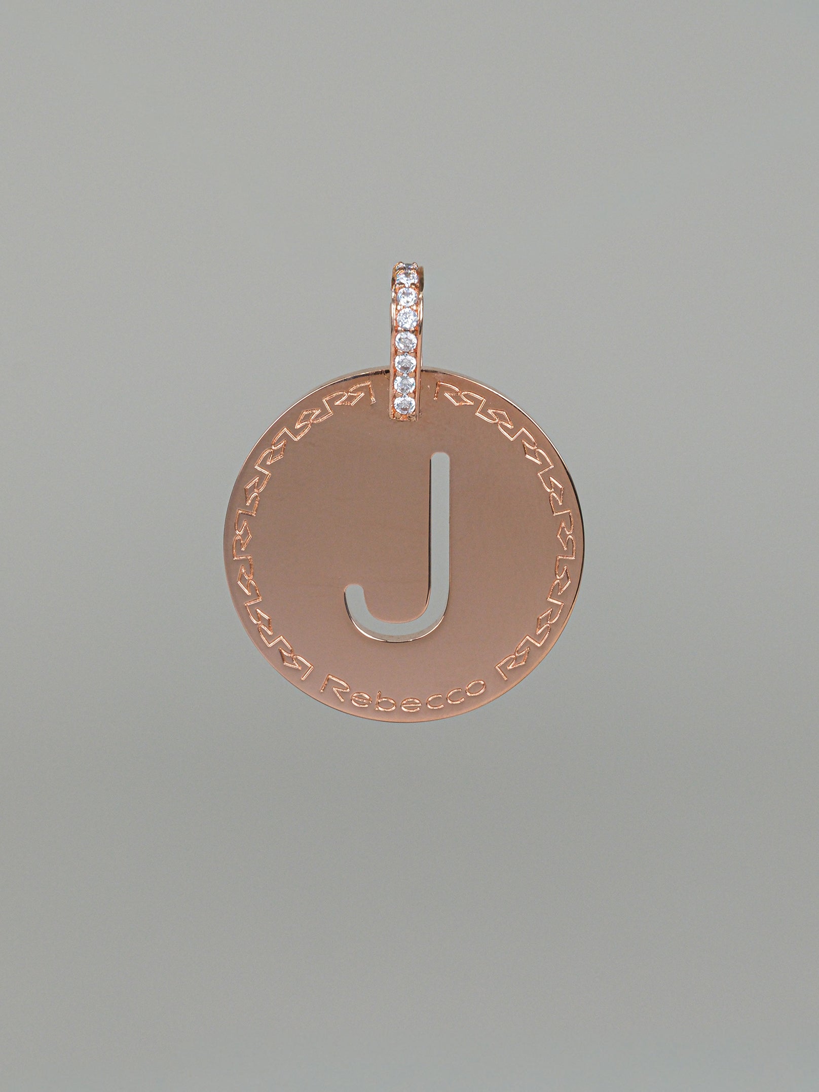 Collana lunga con iniziale grande