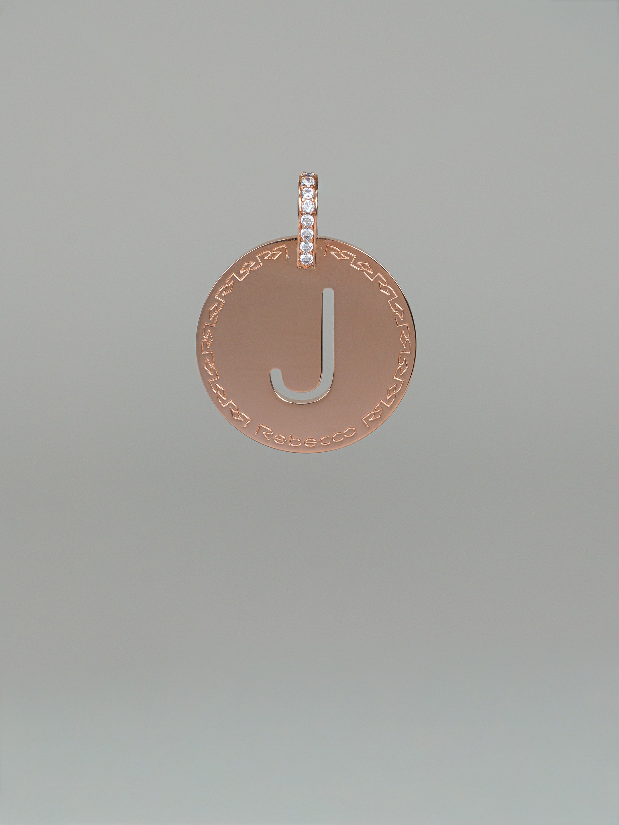 Collana lunga con iniziale grande