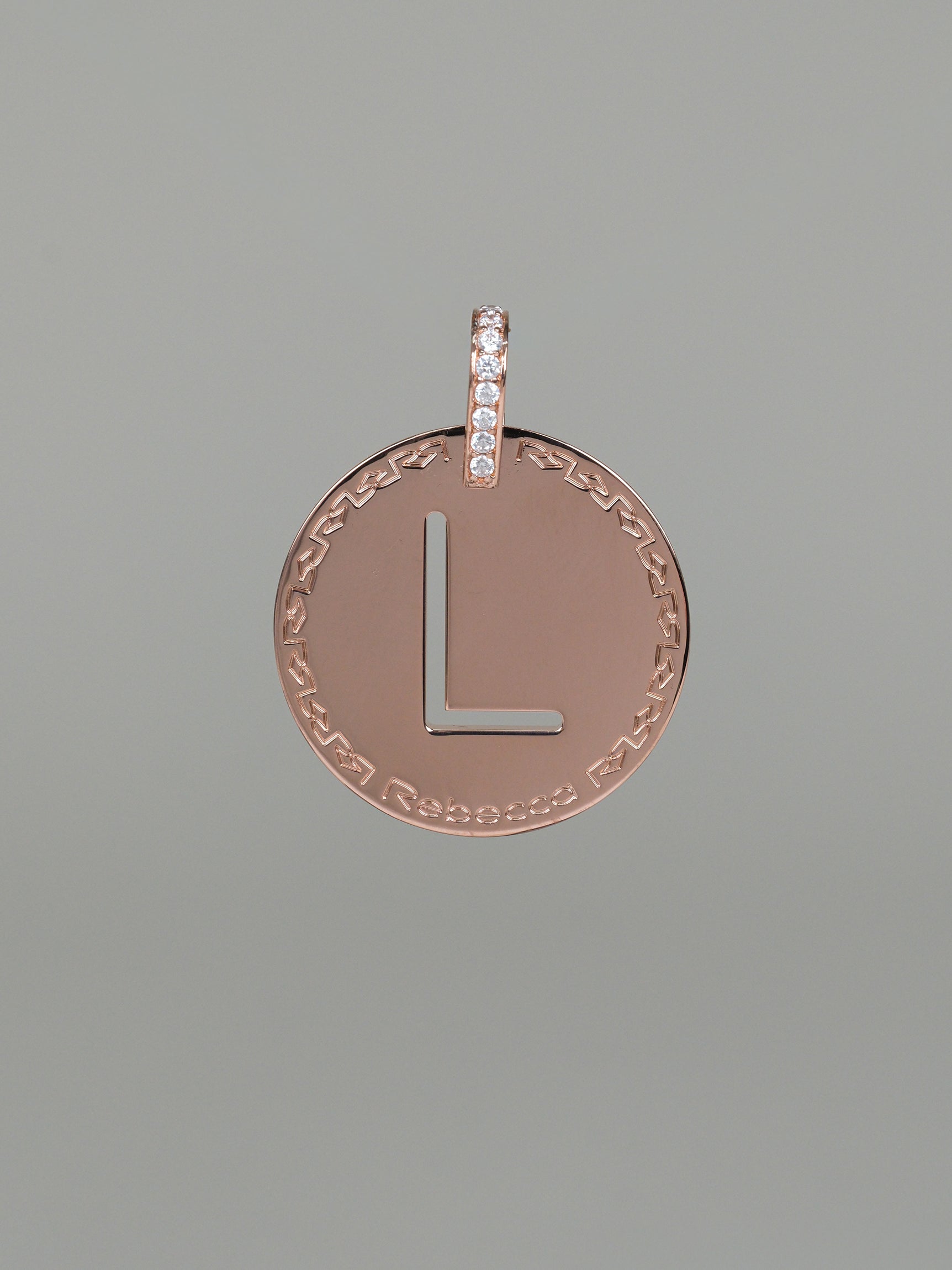 Collana lunga con iniziale grande