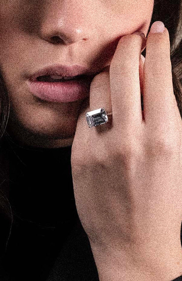 Anello con pietra