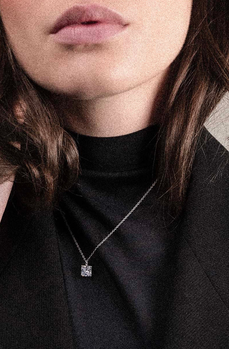 Collana con pietra