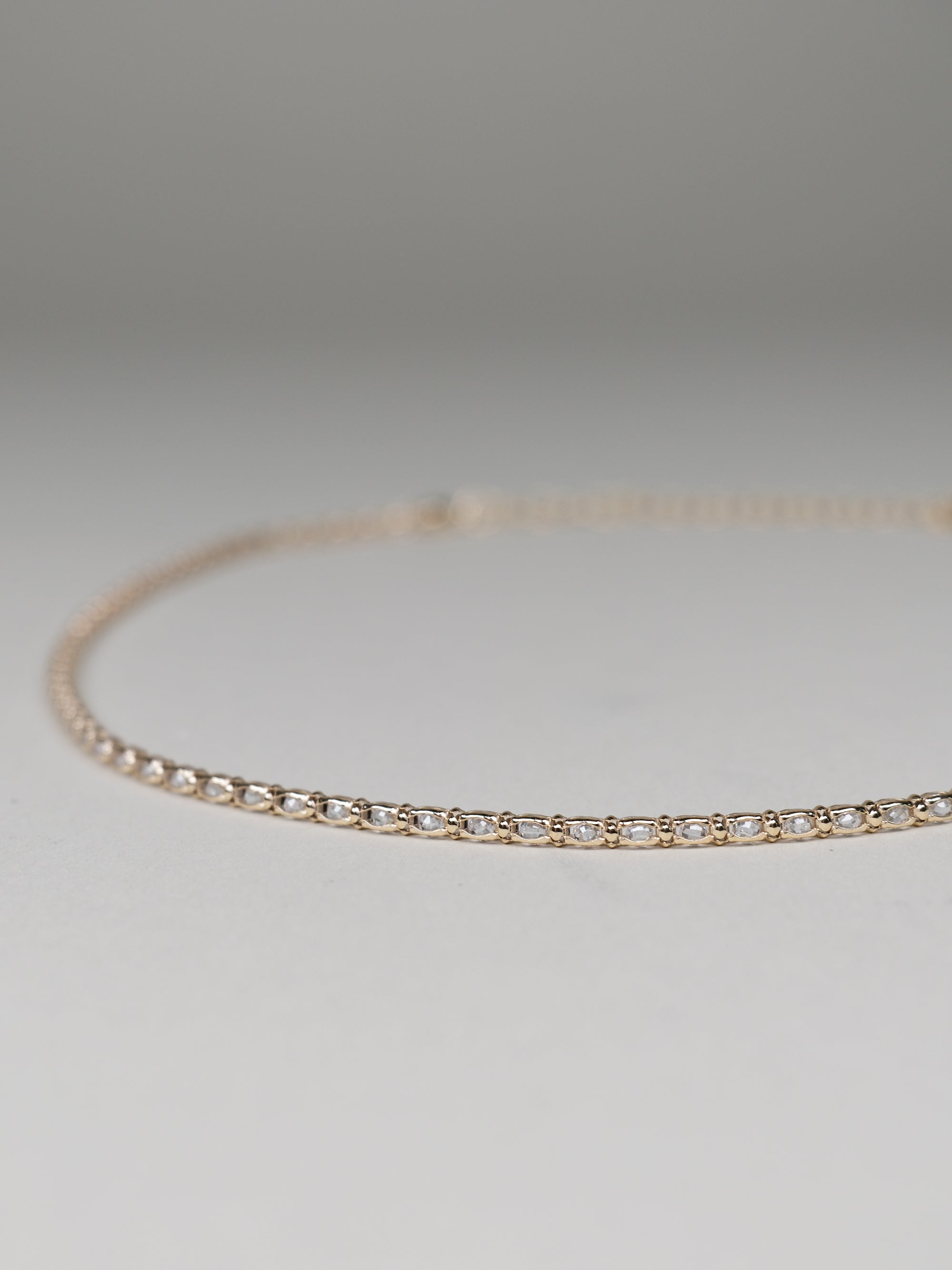 Collana con zirconi bianchi