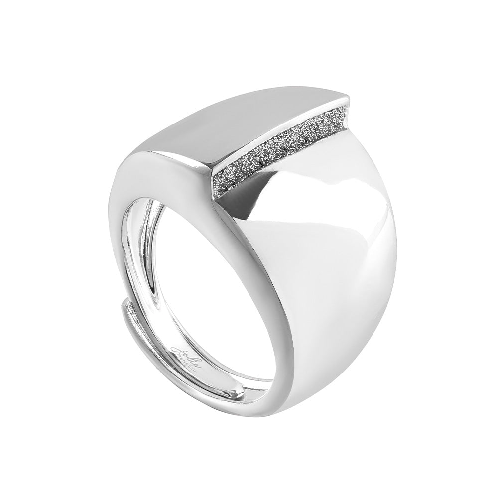 Anello fessura e polvere di diamanti