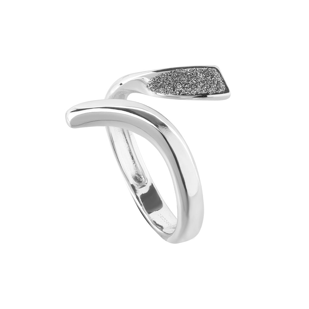 Anello nastro con polvere di diamanti