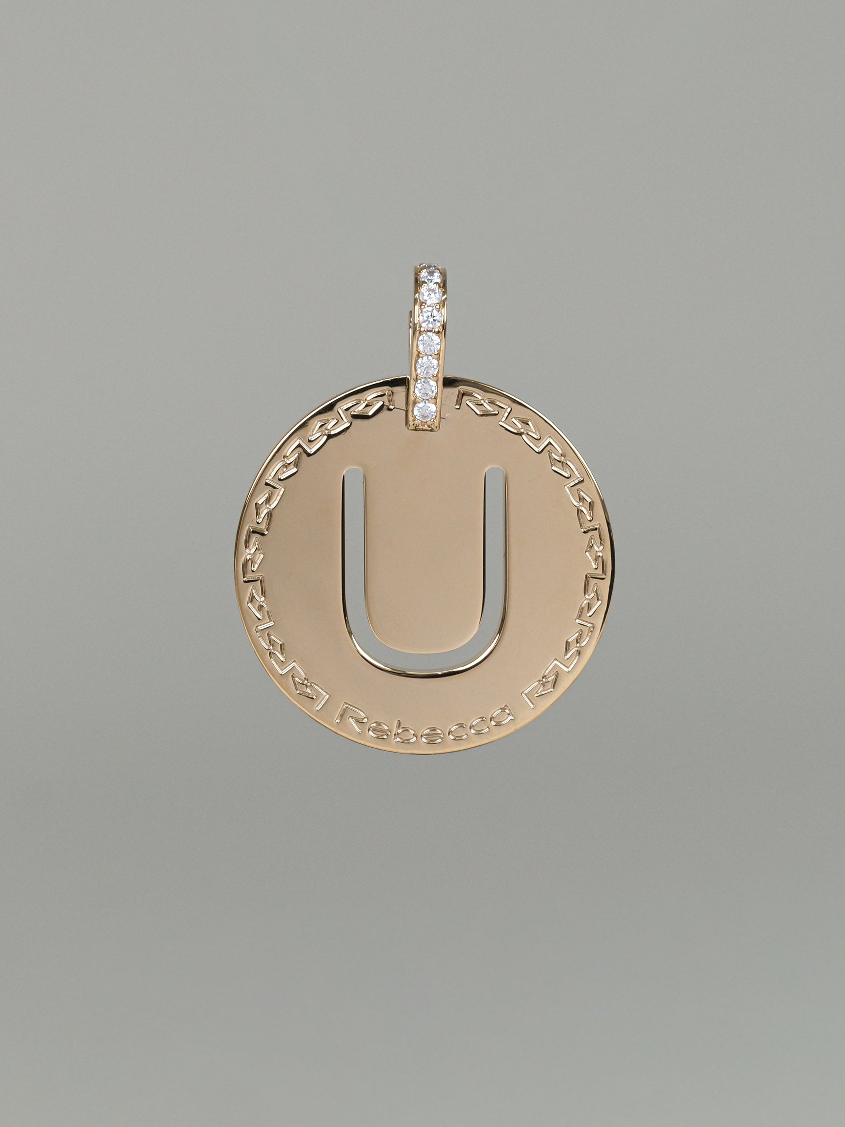Collana lunga con iniziale grande