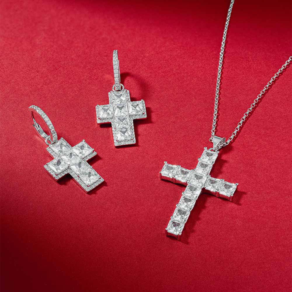 Orecchino Judith con pendente a croce geometrica