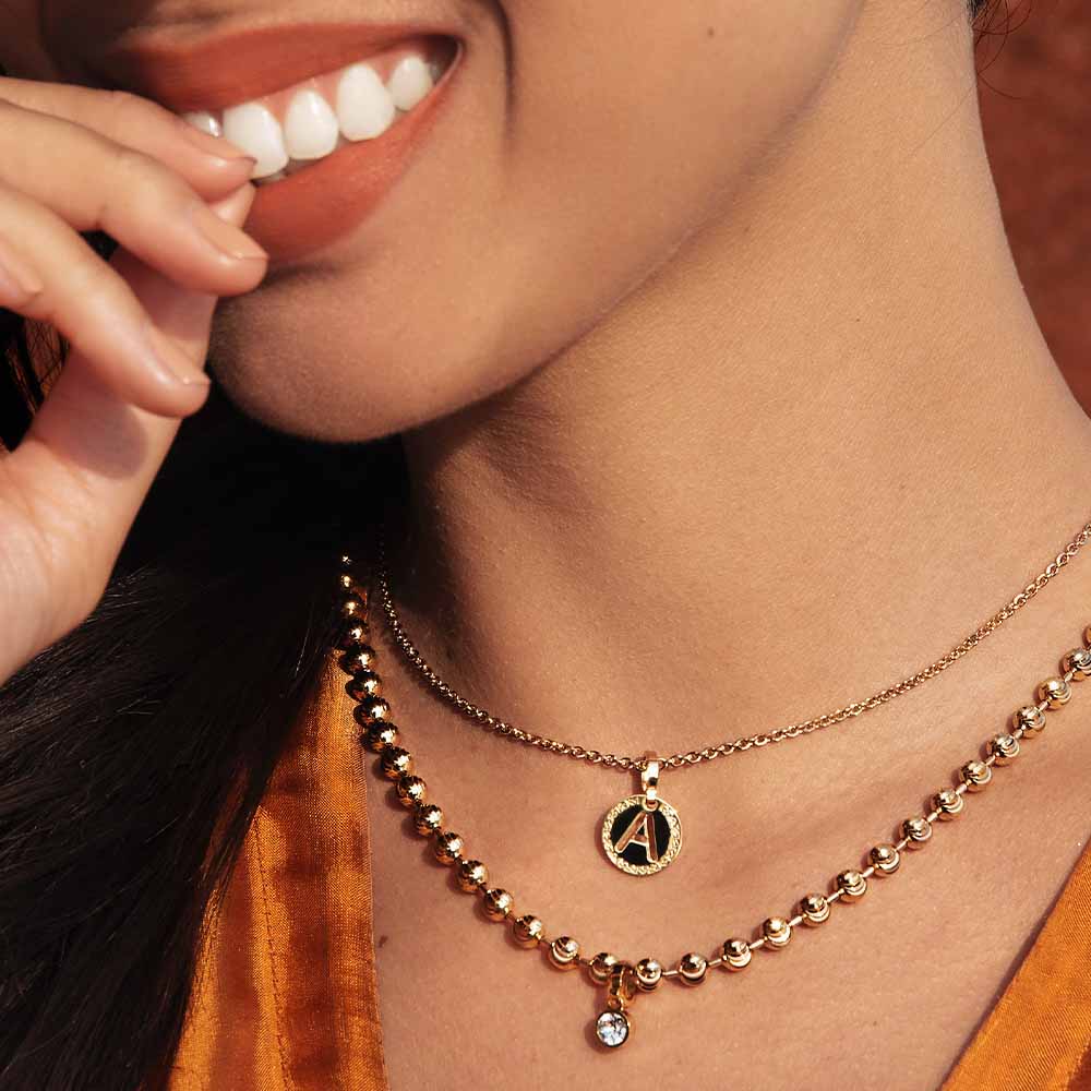 Collana con iniziale rosa piccola