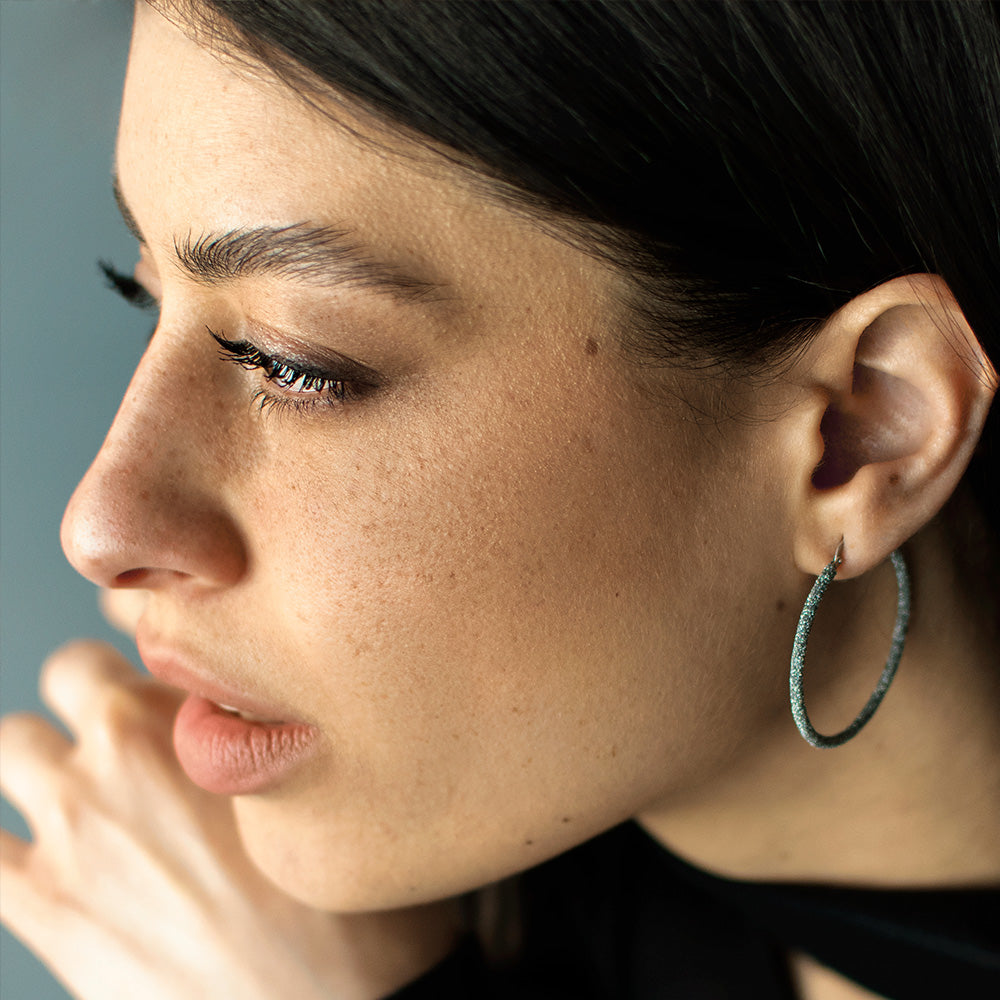 Orecchini Jolie a cerchio con microdiamanti